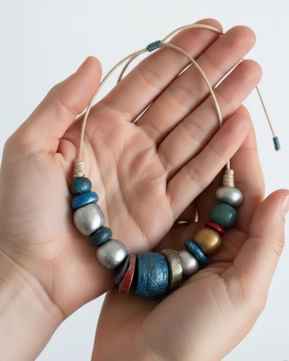 Stone Beads: İlkel Formlar, Modern Işıltı & El Yapımı Seramik Kolye thumbnail 1