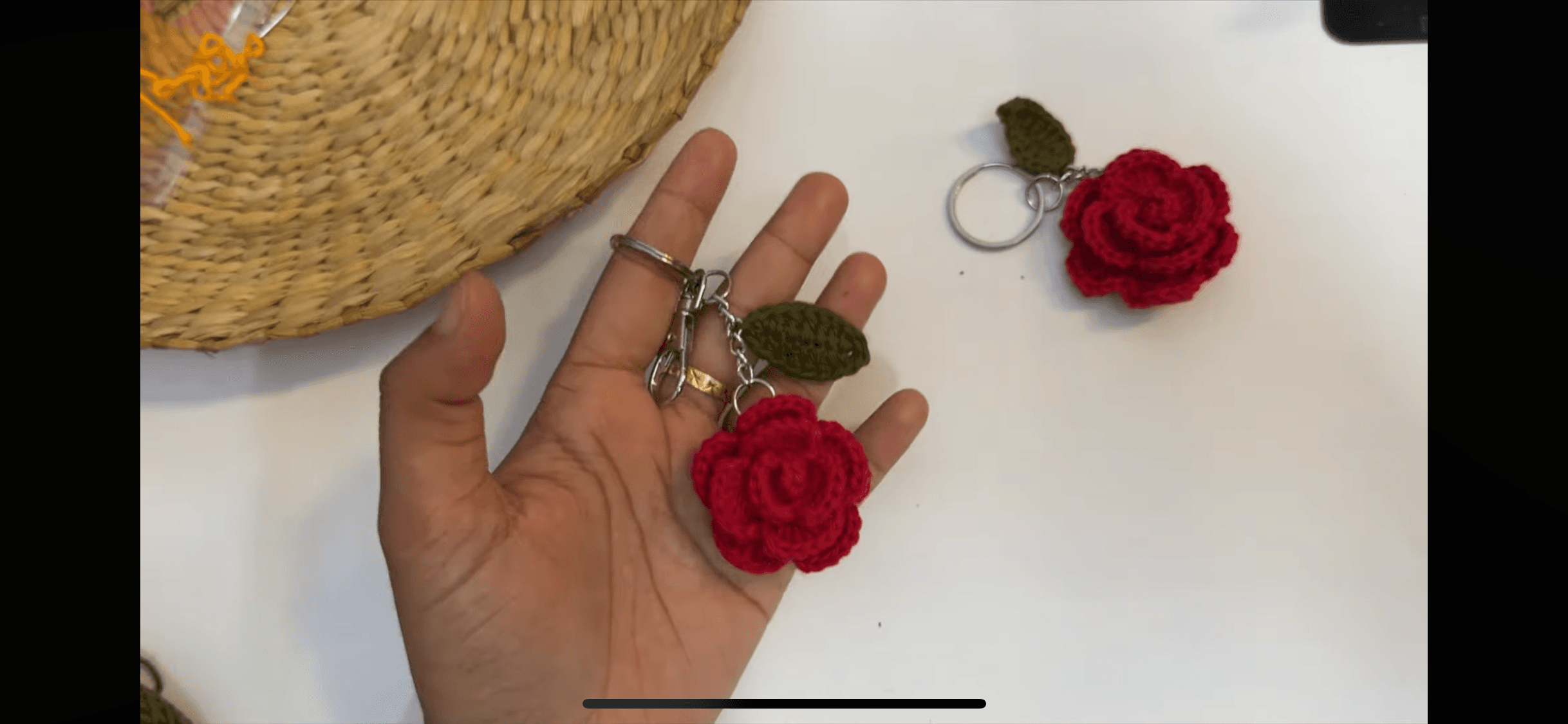 Amigurumi Gül Anahtarlık thumbnail 2