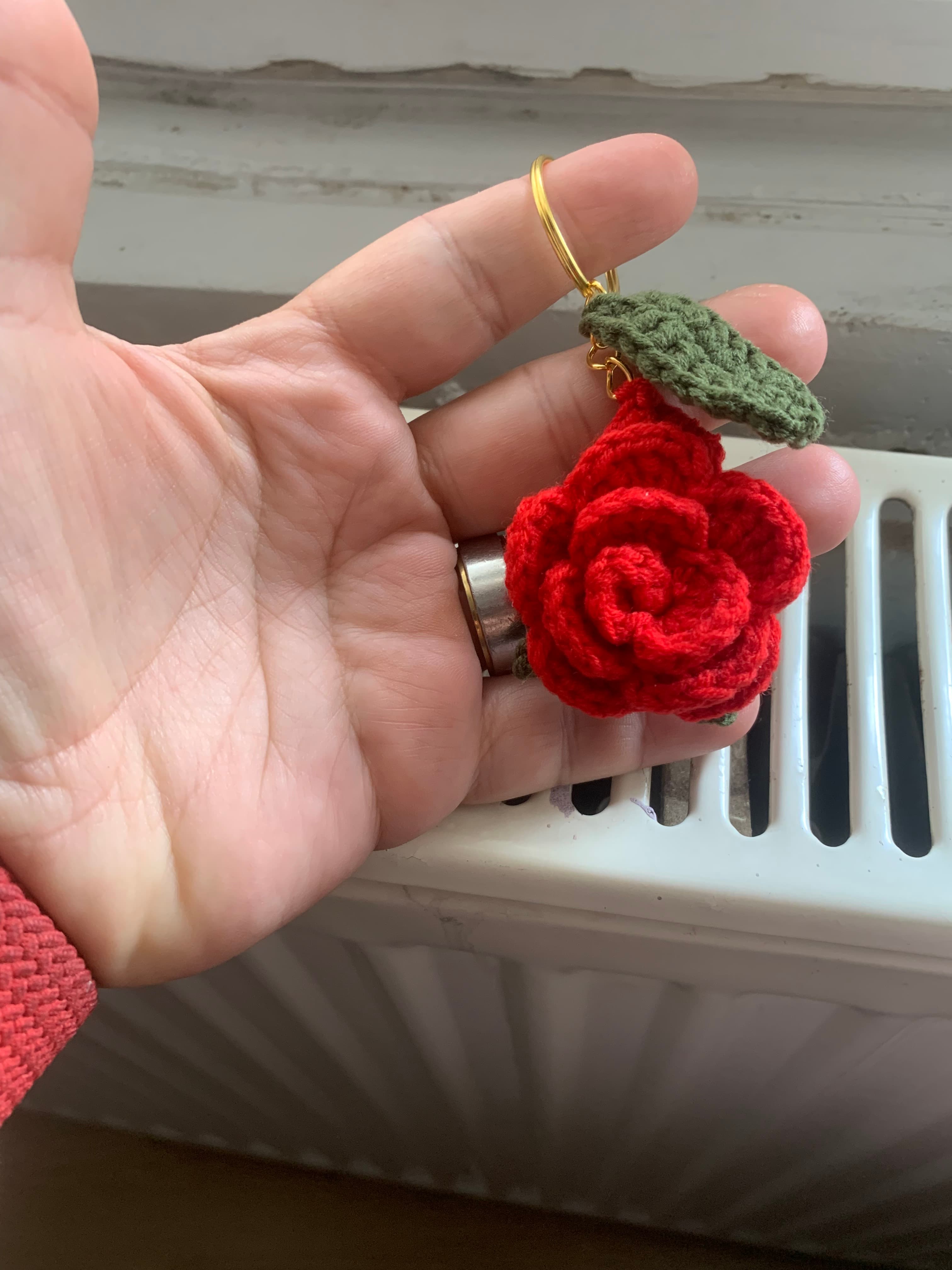 Amigurumi Gül Anahtarlık thumbnail 1